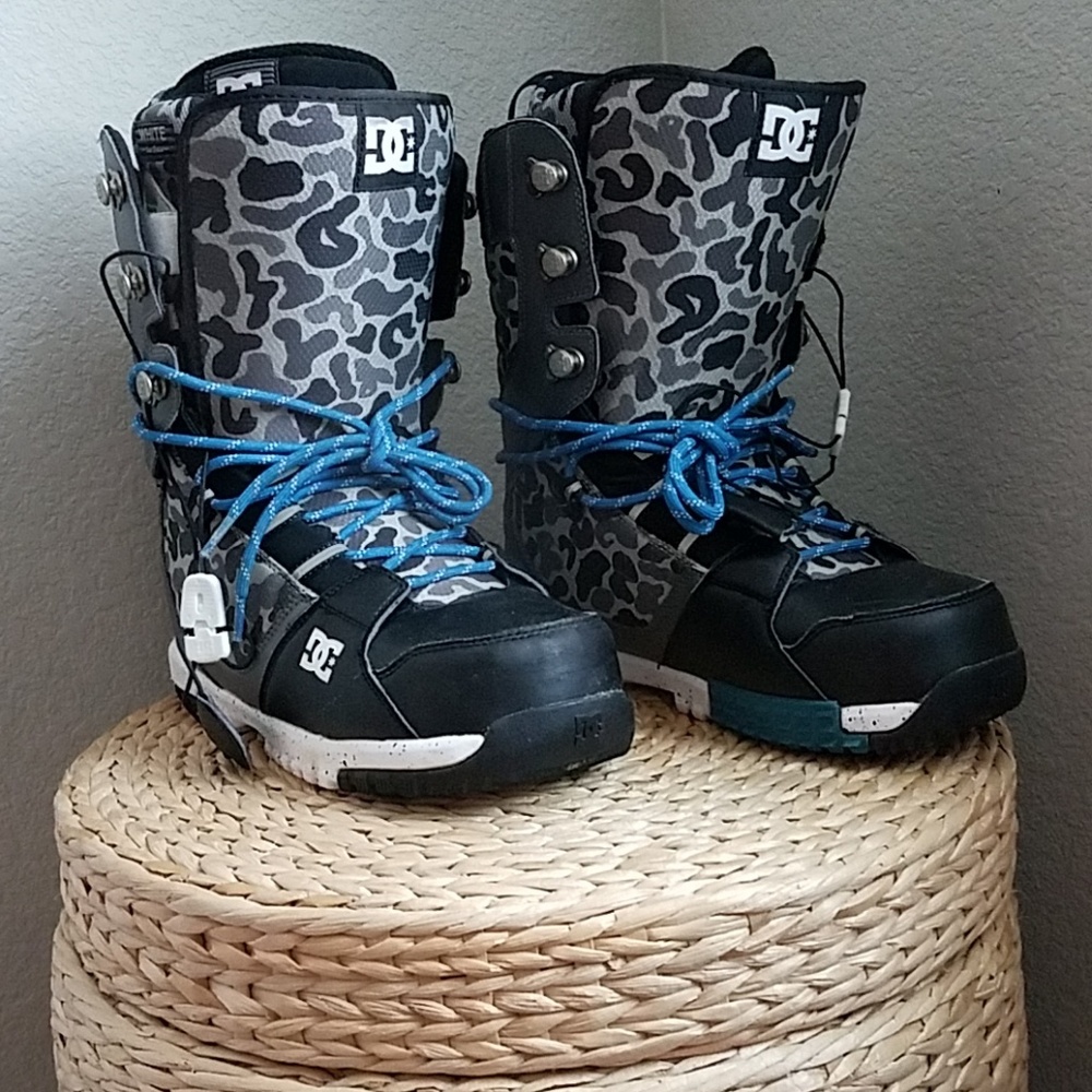 DC Mutiny 2016 and snowboarding boots